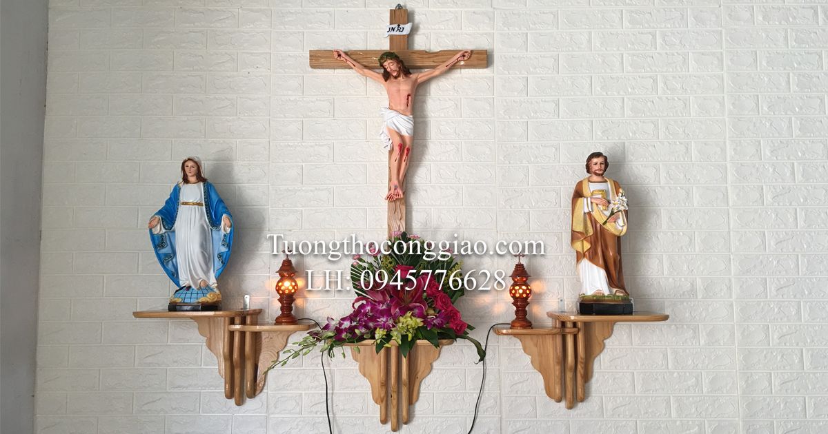 Tại sao trên bàn thờ Chúa tượng Đức Mẹ đặt bên Trái Thánh Giuse bên phải