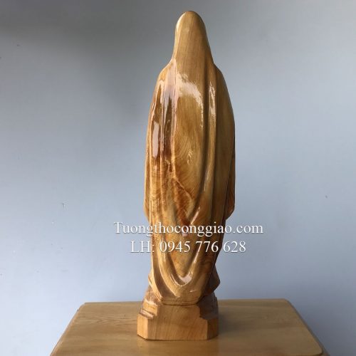 Tượng Đức Mẹ tuyệt đẹp bằng gỗ pơ mu tự nhiên